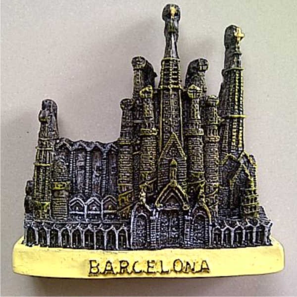 Jual Souvenir Magnet kulkas Barcelona Castle Spanyol