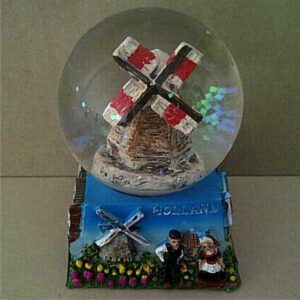 Jual Souvenir Holland Snow Globe